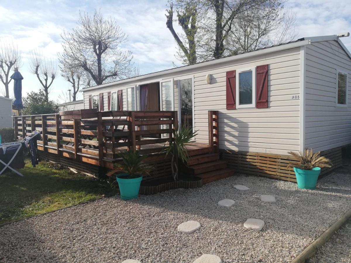 Grand Mobil Home 3Chbr 2Sdb Camping La Carabasse Vias Exterior photo